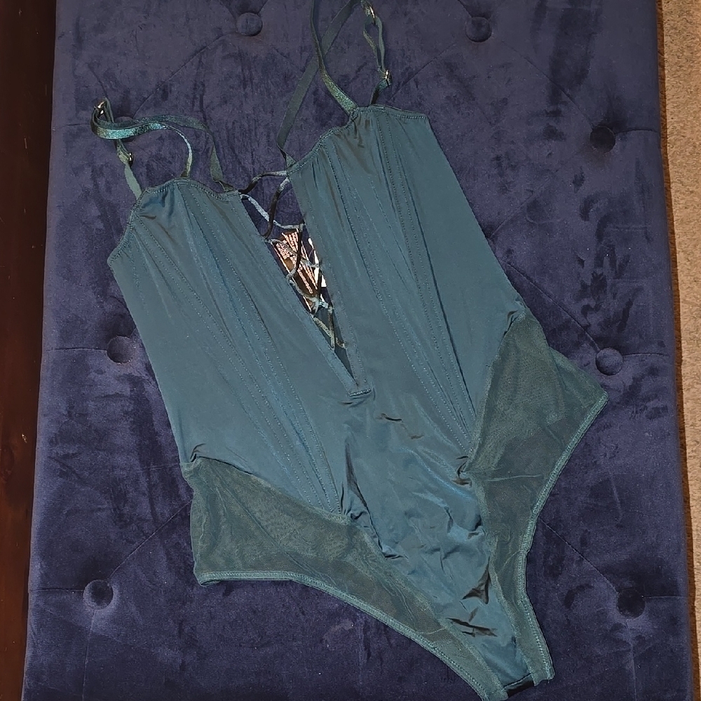 💚3 For $20💚 Victoria's Secret bodysuit